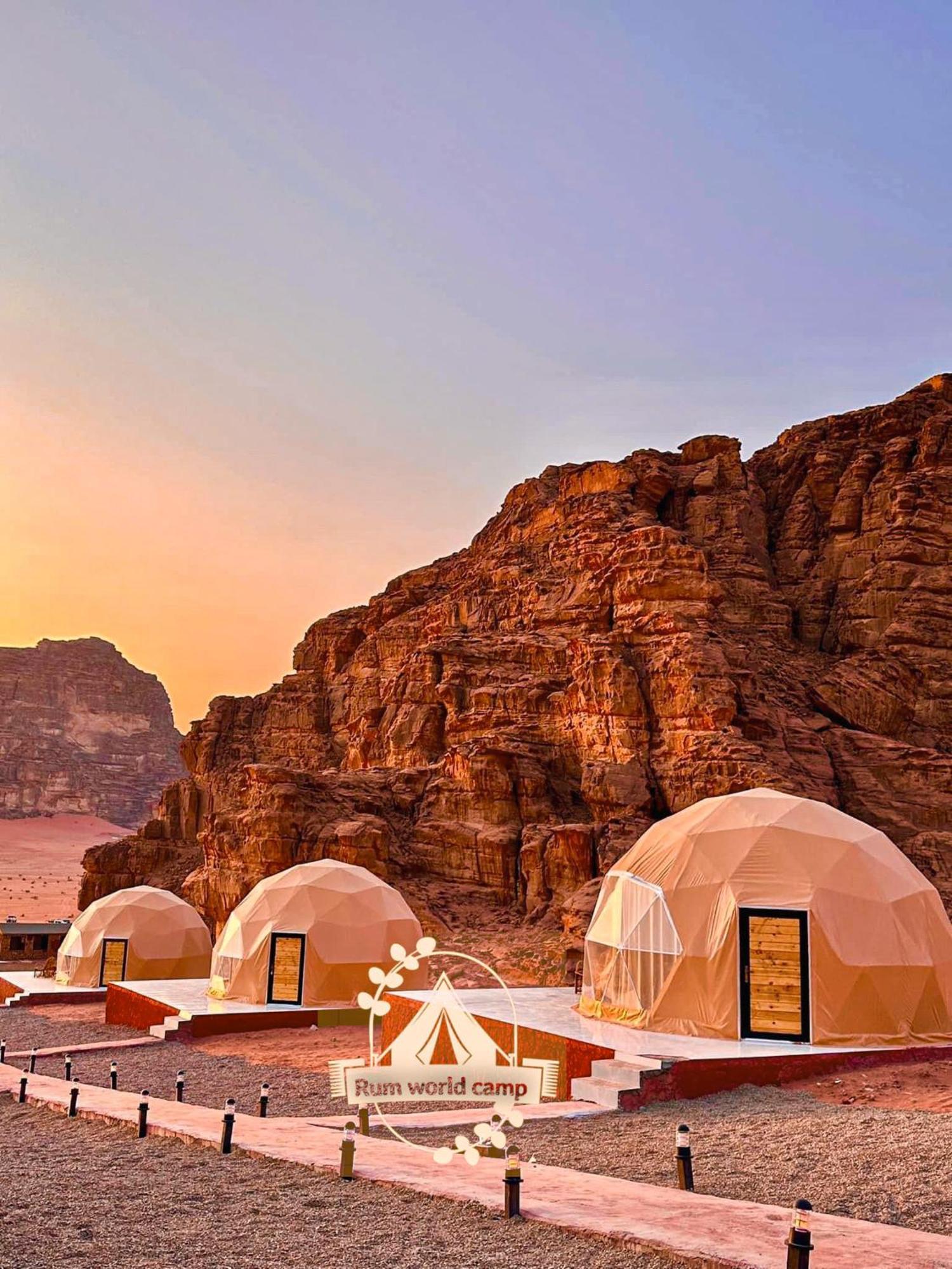 Rum World Bubble Luxury Camp Wadi Rum Bagian luar foto