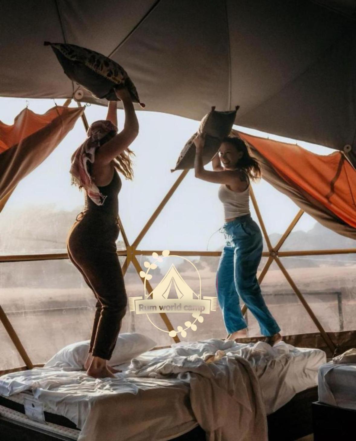 Rum World Bubble Luxury Camp Wadi Rum Bagian luar foto