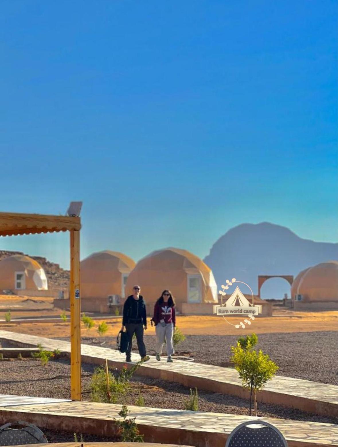 Rum World Bubble Luxury Camp Wadi Rum Bagian luar foto