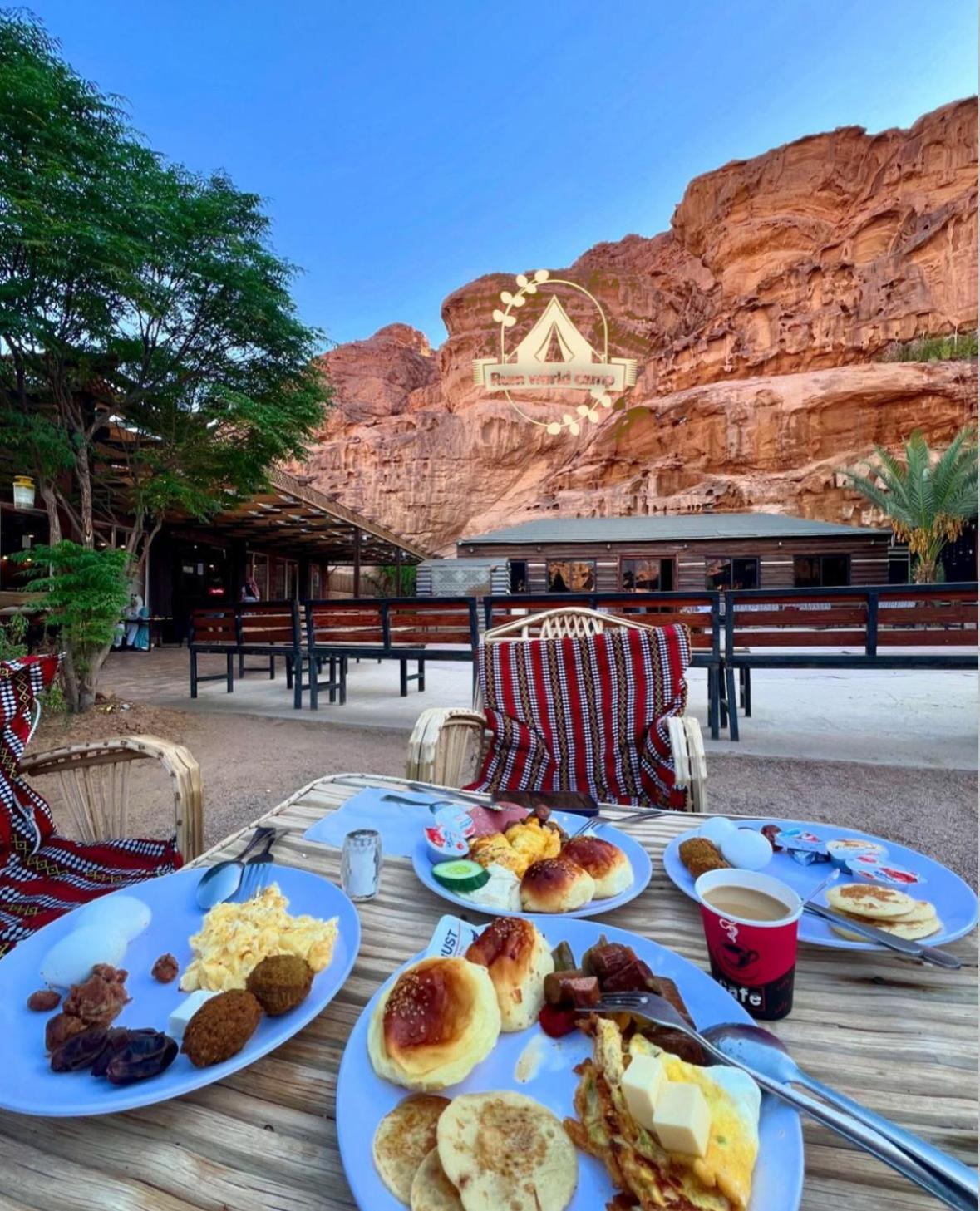Rum World Bubble Luxury Camp Wadi Rum Bagian luar foto