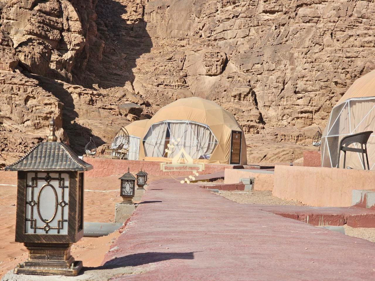 Rum World Bubble Luxury Camp Wadi Rum Bagian luar foto
