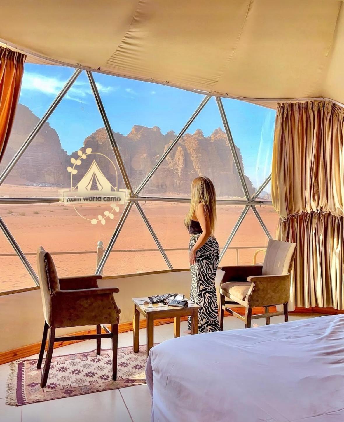 Rum World Bubble Luxury Camp Wadi Rum Bagian luar foto