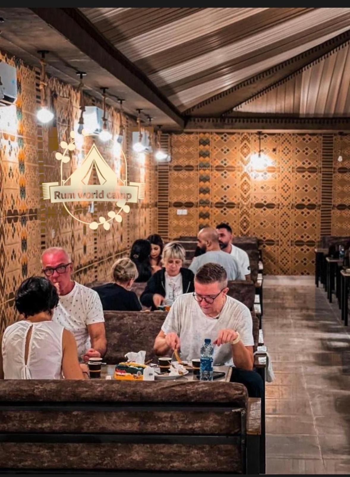 Rum World Bubble Luxury Camp Wadi Rum Bagian luar foto