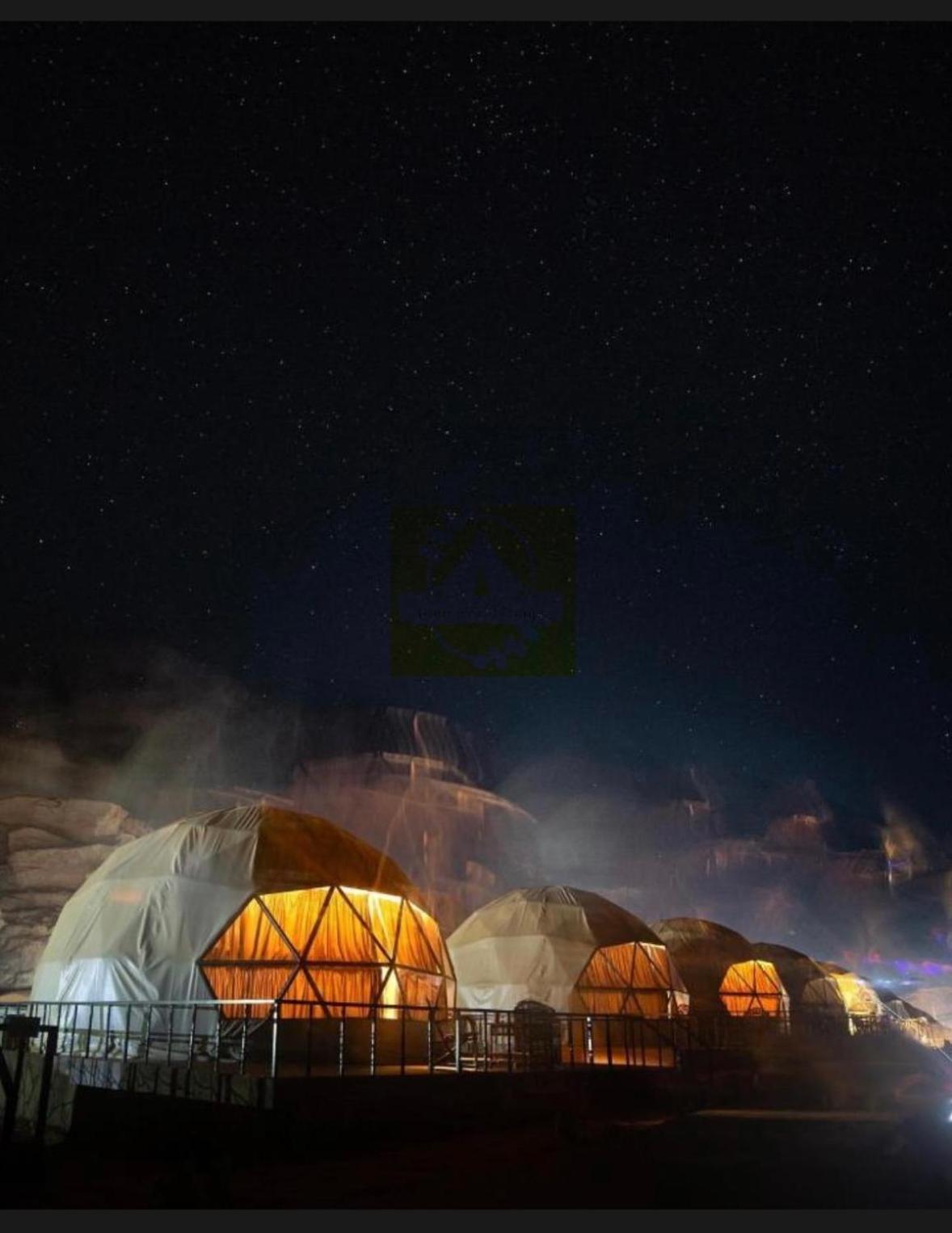 Rum World Bubble Luxury Camp Wadi Rum Bagian luar foto