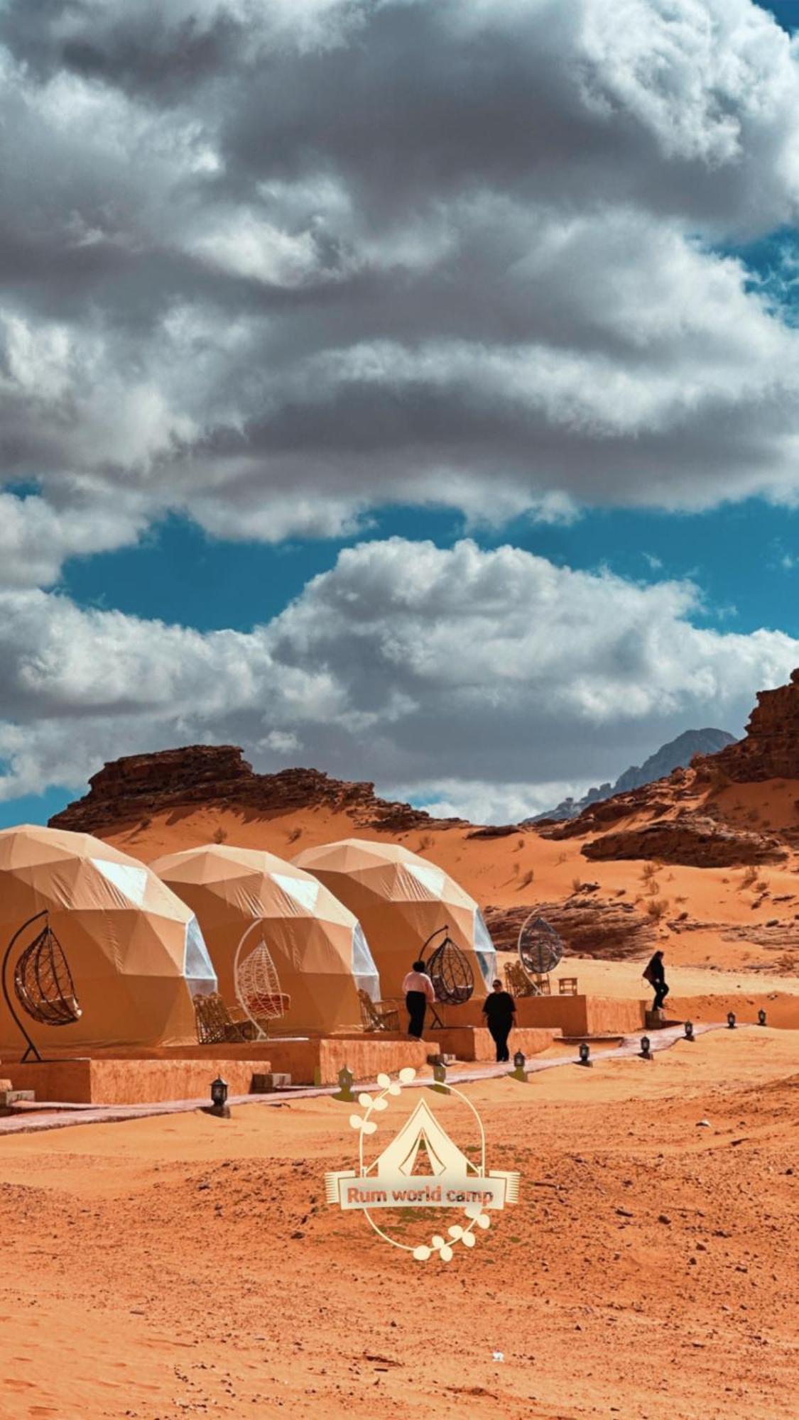Rum World Bubble Luxury Camp Wadi Rum Bagian luar foto